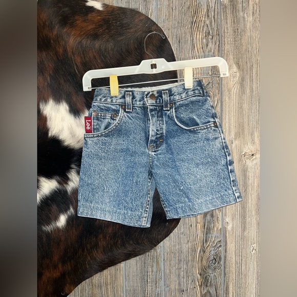 Vintage 90s light washed size 6Reg LEE unisex fit Jean shorts like new condition - Picture 1 of 6